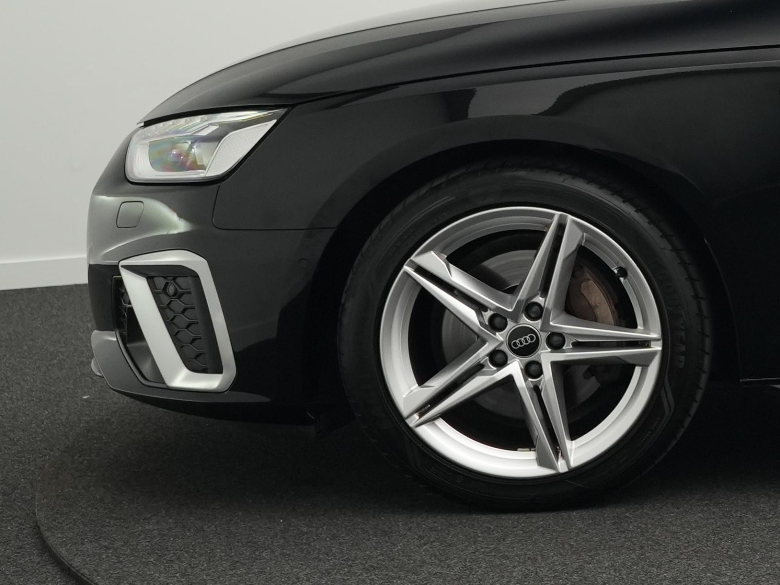 Audi A4 - Bild 17