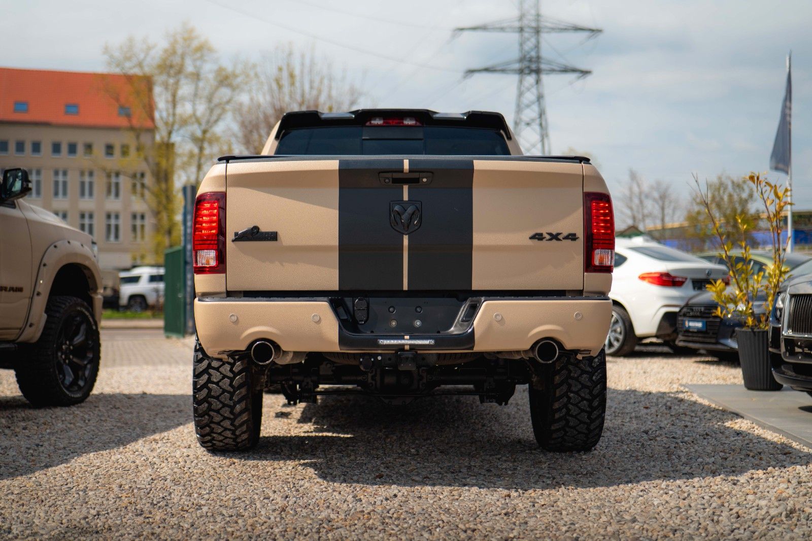 Fahrzeugabbildung Dodge RAM 5.7 V8 HEMI 4x4 PUNISHER OFFROAD RAPTOR LACK