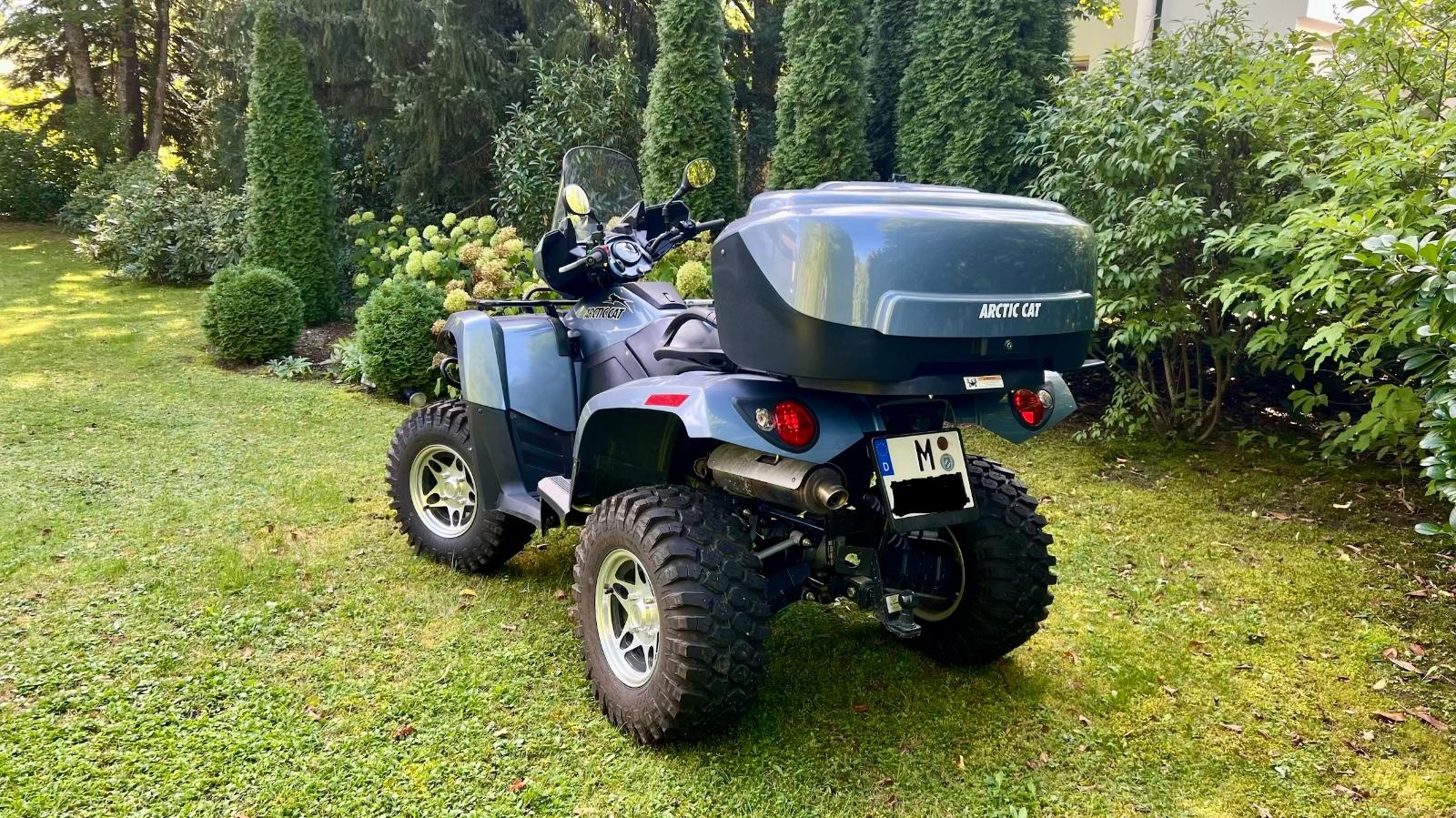 Arctic Cat 700 2010 — engine 695 cm³, 50 HP (37kW)