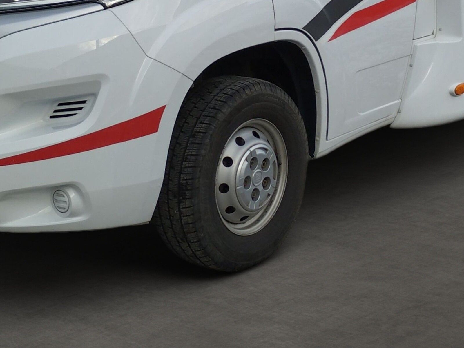 Fahrzeugabbildung Sunlight T 65 SAT,Markise,Fahrradträger,TV,Navi