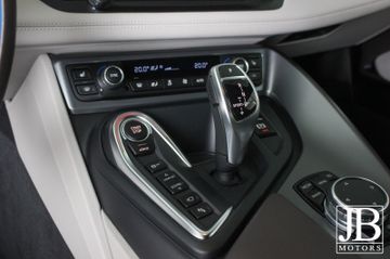 Fahrzeugabbildung BMW I8 Coupe NEUWERTIG Harman-Kardon LED 1. Hand