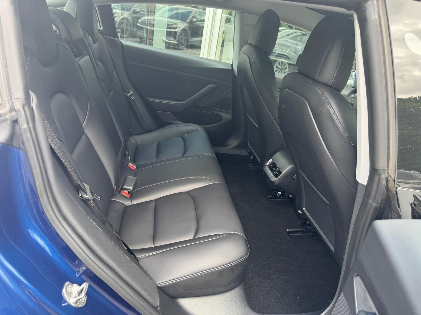 Fahrzeugabbildung Tesla Model 3 RWD PANO+LED+NAVI+SHZ+KAMERA+ACC+WP
