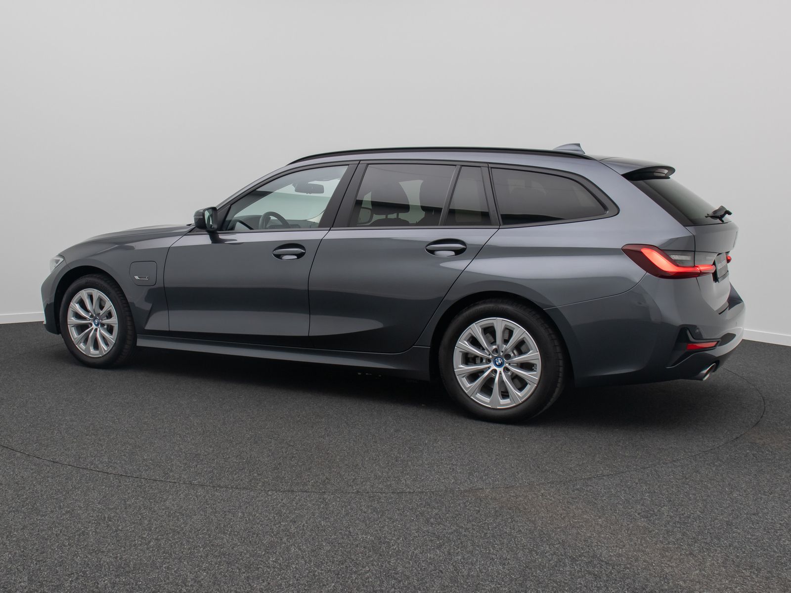 Fahrzeugabbildung BMW 320e DAB CockPitPro Lordos PDC Stop&Go Alarm LED