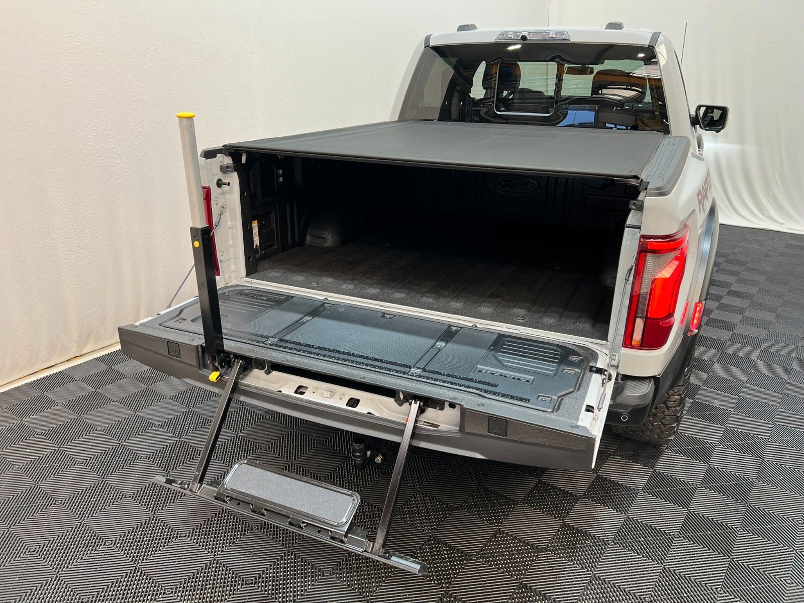 Fahrzeugabbildung Ford F-150 RAPTOR  EcoBoost®  3.5L V6 *MY26*
