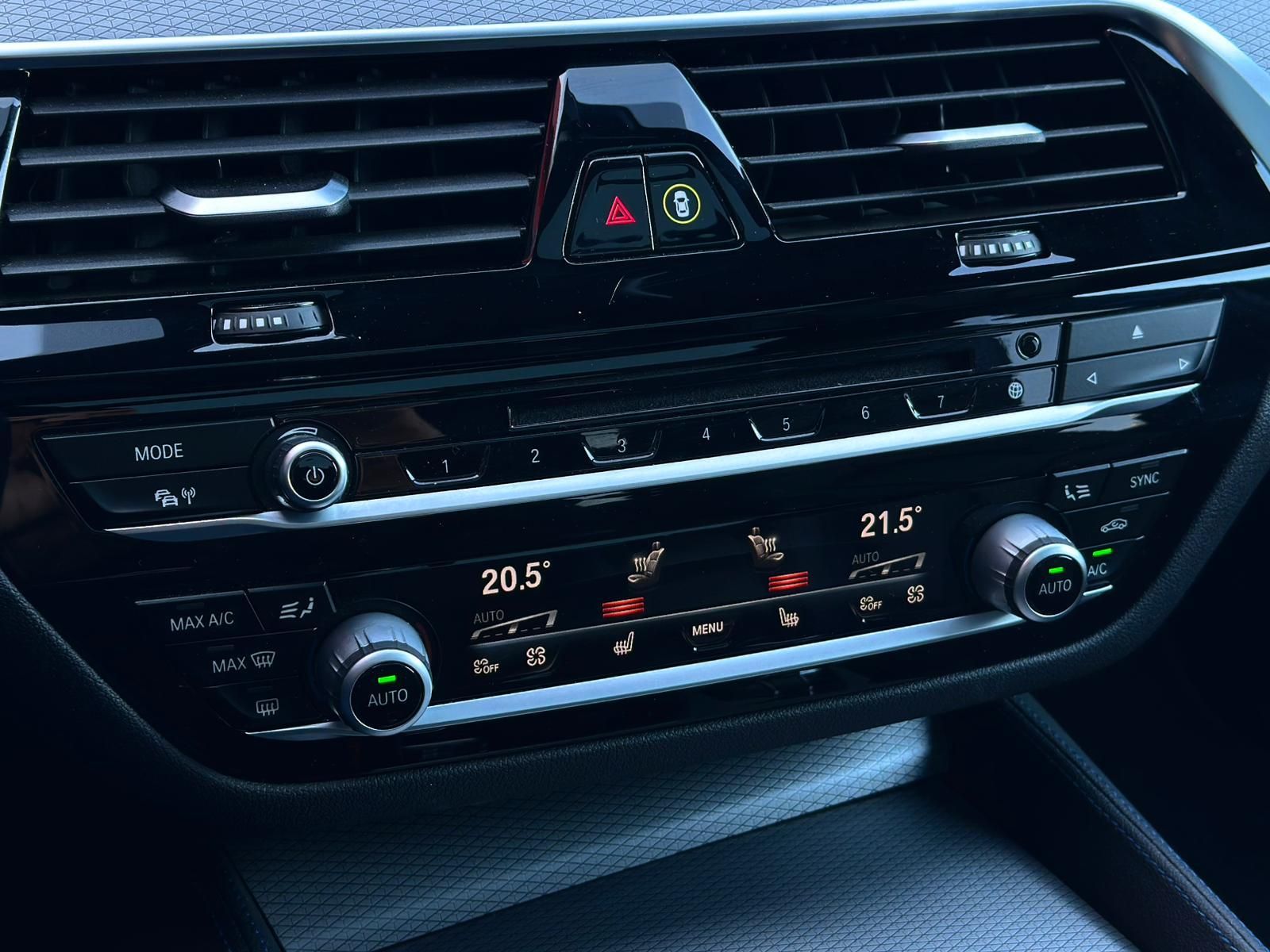 BMW 540d xD M SPORT SHADOW* LED#4xSHZ#PANO#HUD#KEYLE - Image 15