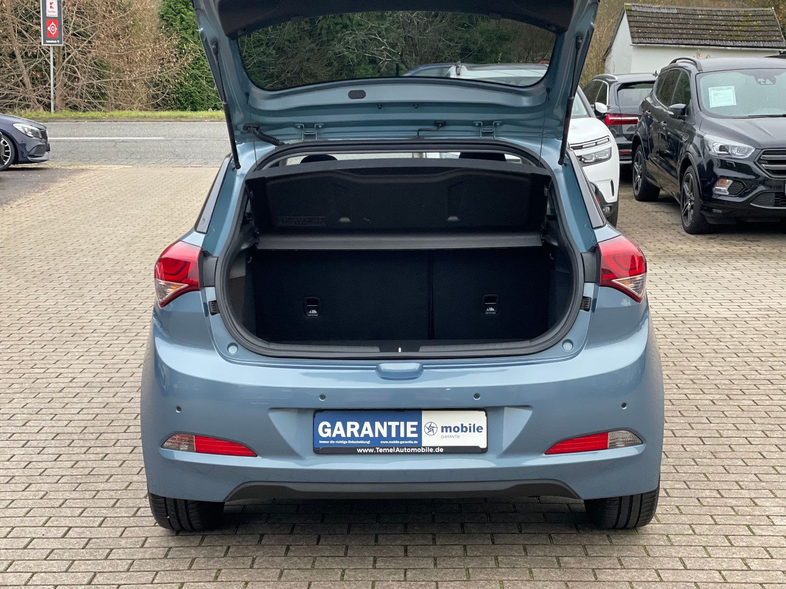 HYUNDAI i20, 2015, Benzin, 84 PS