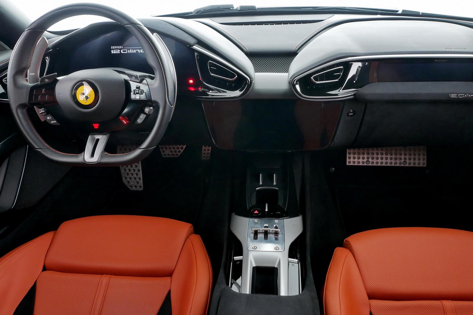 Ferrari 12 Cilindri Carbon | Pano |