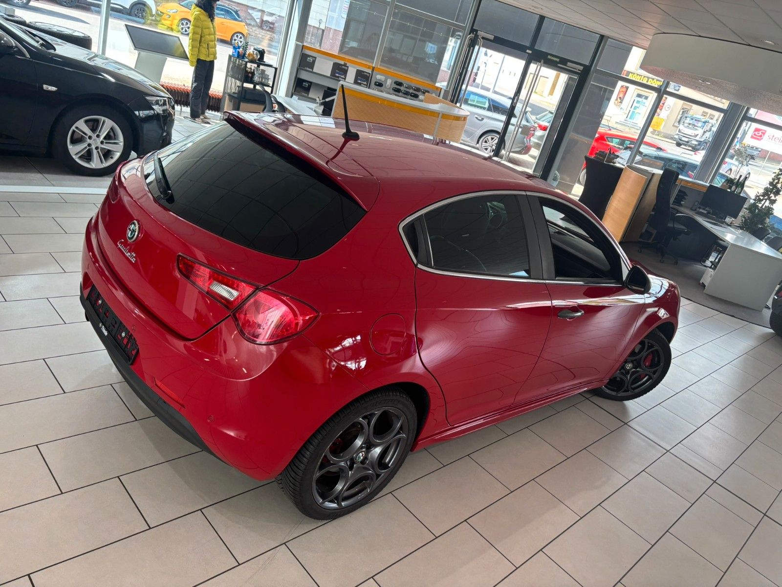 Fahrzeugabbildung Alfa Romeo Giulietta Turismo 1.4 QV-LINE NAVI/LEDER/PDC/TEM