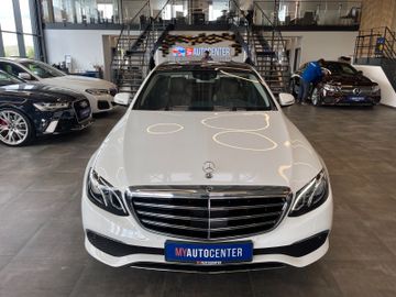Mercedes-Benz E 300 de Lim. Aut. Avantgarde *LED*LEDER*PANO*