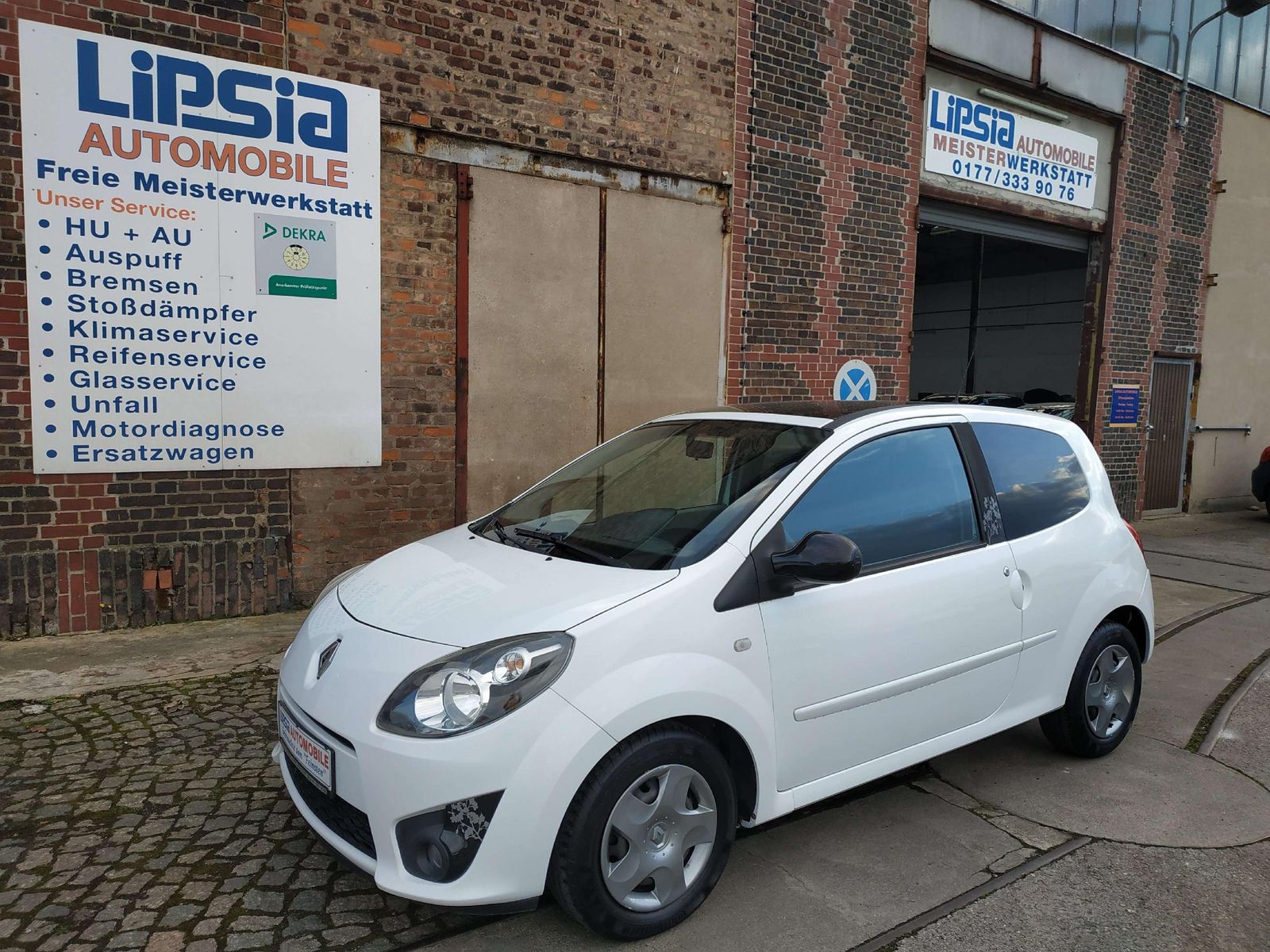 Twingo / TÜV NEU/el.Panoramadach/wenig KM/8fachb