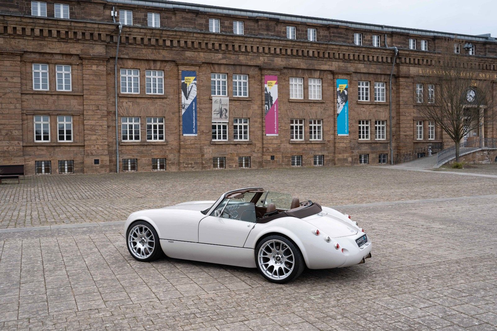 Fahrzeugabbildung Wiesmann MF 3 ROADSTER SMG II BBS 19" LEDER BRAUN WHITE