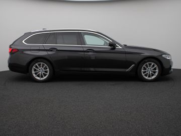 Fahrzeugabbildung BMW 520d xDr Tour AHK HUD HIFI ACC Komfortzug.