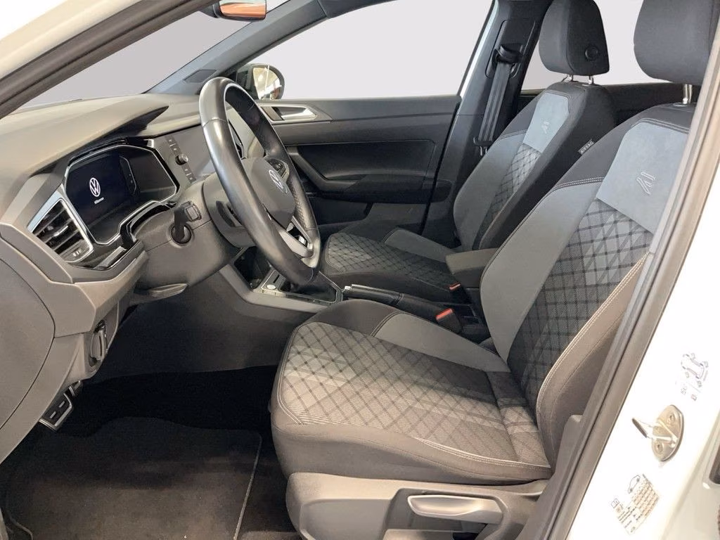 Volkswagen Taigo 1.5 TSI DSG R-Line AHK Navi LED ACC RFK