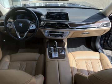 BMW 740 - 10