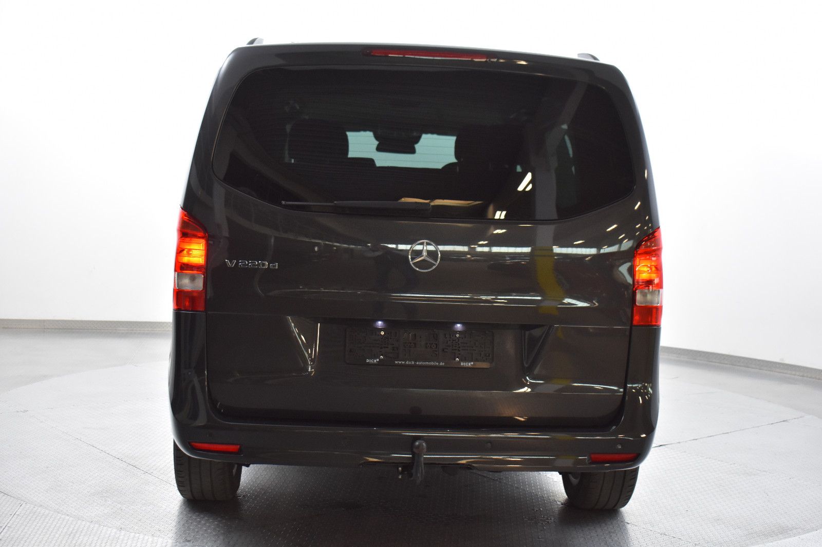 MERCEDES-BENZ V220d Rise 9G 2X TÜR+NAVI+KAMER+SHZ+AHK+TEMP+MFL - Image 7