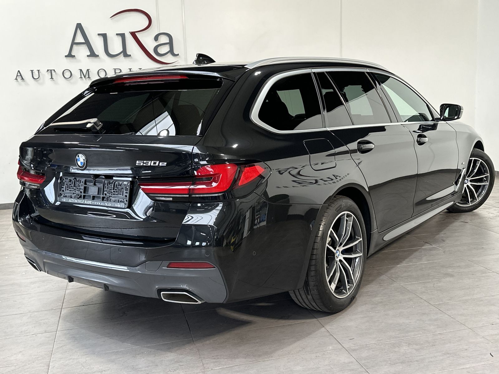 Fahrzeugabbildung BMW 530e Touring M-Sport NAV+LASER+AHK+HEAD-UP+18ZO