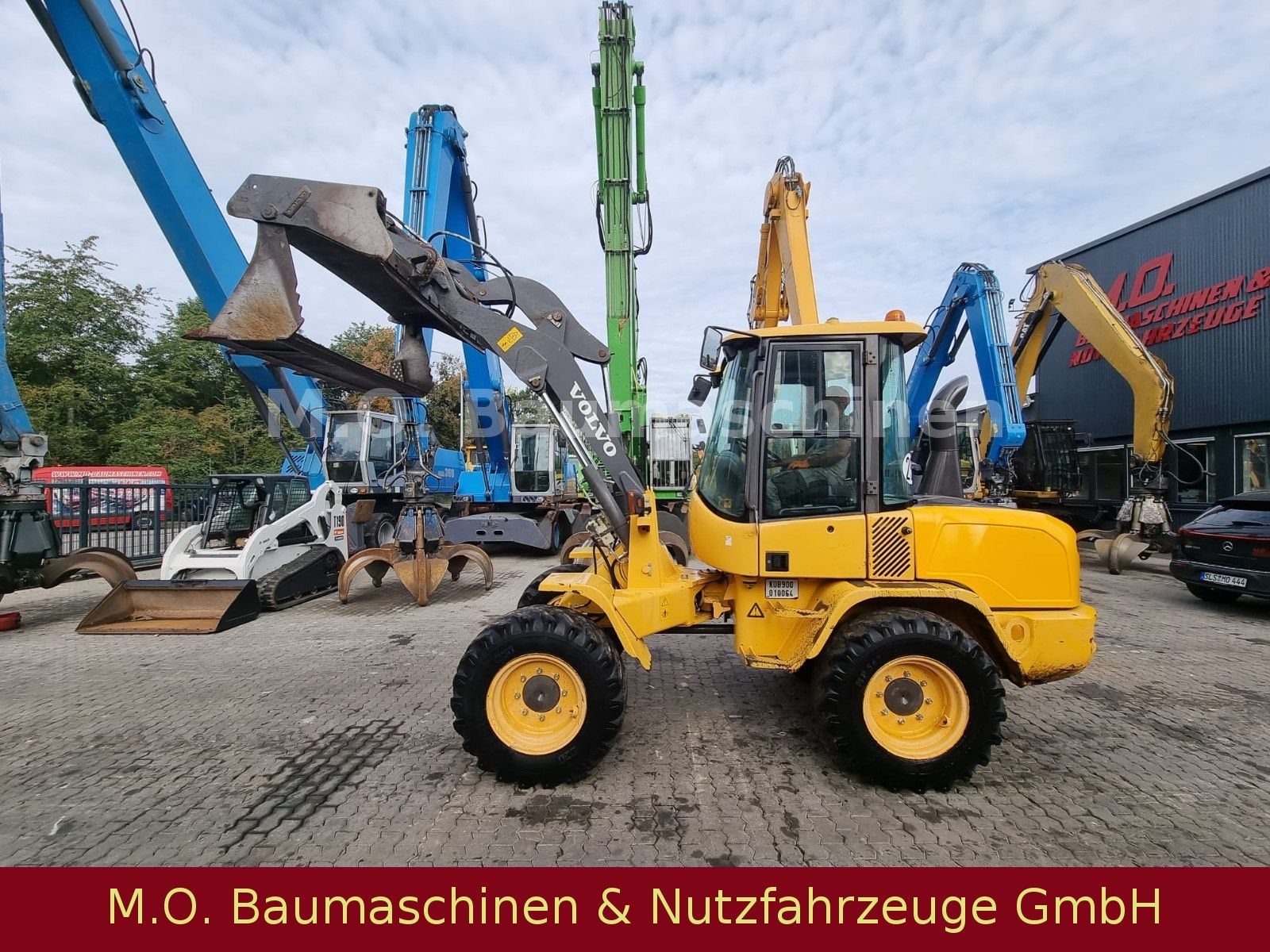 Fahrzeugabbildung Volvo L 30 G / SW / Klappschaufel / Gabel /