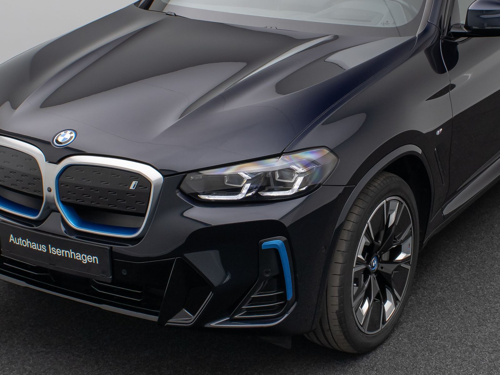 Fahrzeugabbildung BMW iX3 M Sport IMPRESSIVE DAB 360°H/K HUD Panorama
