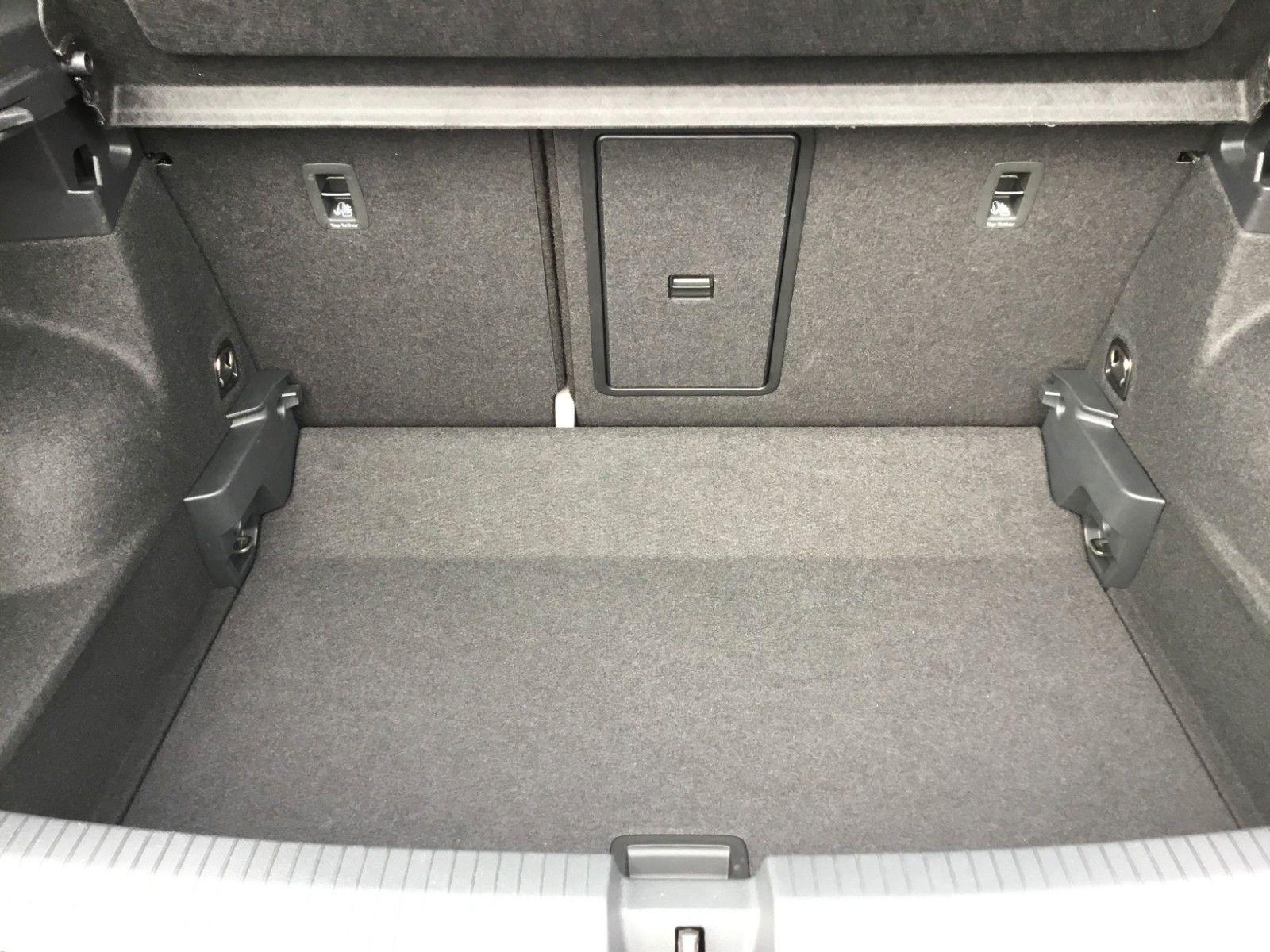 Fahrzeugabbildung Volkswagen T-Roc 1.5 TSI DSG Style+AHK+MatrixLED+ACC+Pano