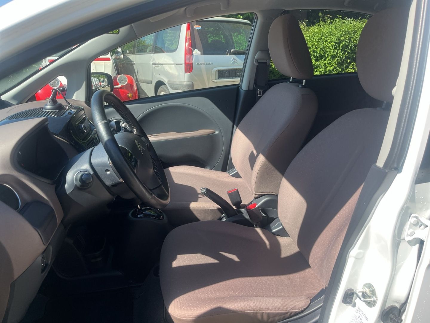 Fahrzeugabbildung Citroën C-Zero Tendance Klimaaut. DAB SHZ Notbremsass.