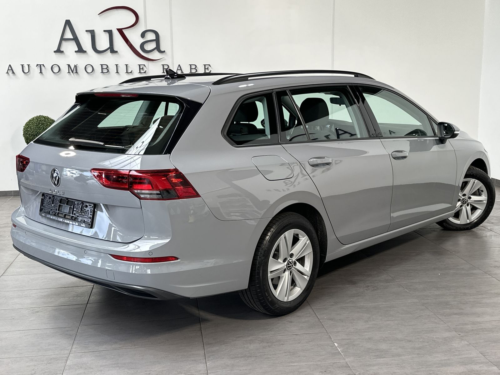 Fahrzeugabbildung Volkswagen Golf Variant 2.0 TDI DSG Life NAV+LED+KAMERA+ACC