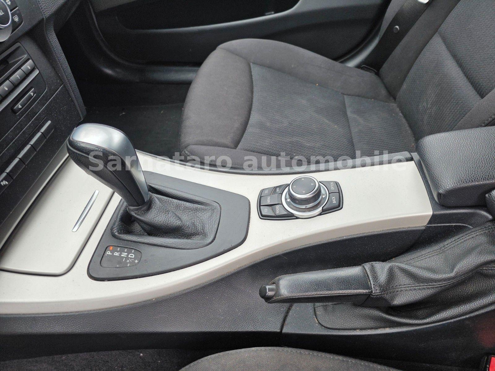 BMW 318 2012 — photo 32