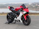 Yamaha Yzf r1 - YAMAHA YZF R1