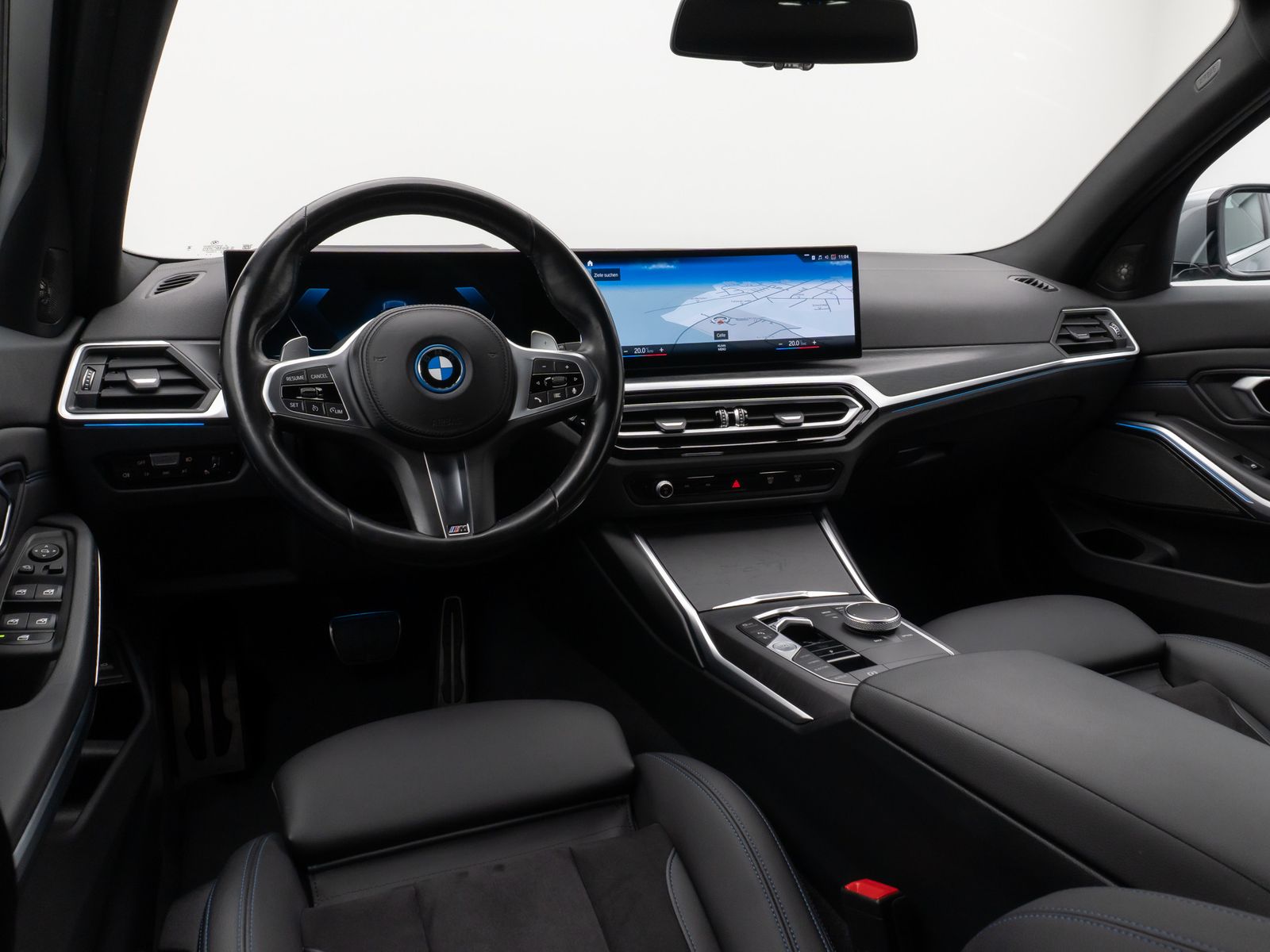 Fahrzeugabbildung BMW 330e M Sport Kamera HUD DAB H/K Alarm LED 18Zoll