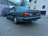 Mercedes-Benz 124er E 260 aus Familienbesitz - Vollleder -H - Mercedes-Benz E 260 von privat