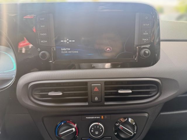 Fahrzeugabbildung Hyundai i10 1.0 Select +KIMA+NAVI+TEMPOMAT+RADIO+UVM+