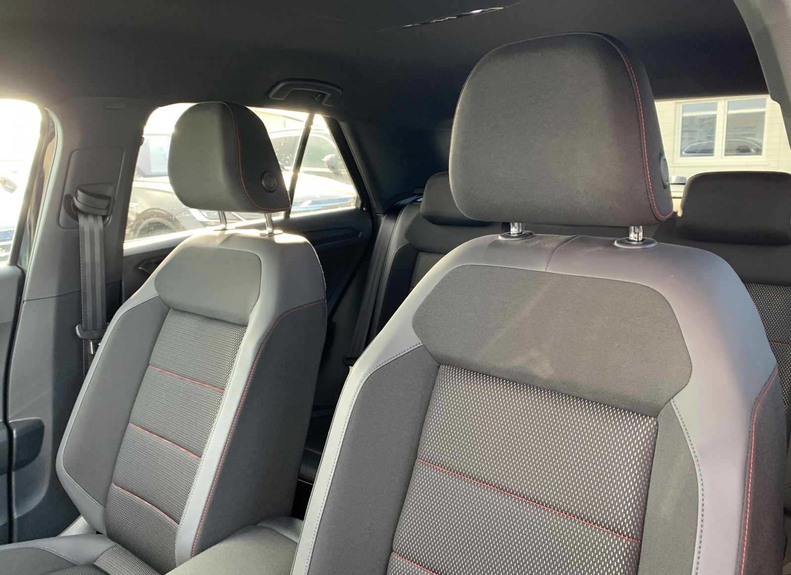 Fahrzeugabbildung Volkswagen T-Roc 1.5 TSI*Sport*Spur*Navi*SHZ*ACC*