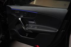 MERCEDES-BENZ A 200 d Limousine 4Matic*CAM*AMBIENTE*PANO*SOUND