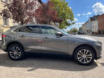 Jaguar F-Pace - 5