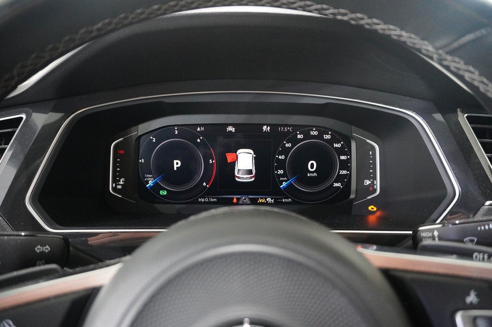 Fahrzeugabbildung Volkswagen Tiguan Allspace 2.0D R-LINE 4M NAVI/SH/SPORT/AHK