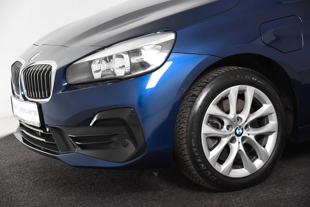BMW 225