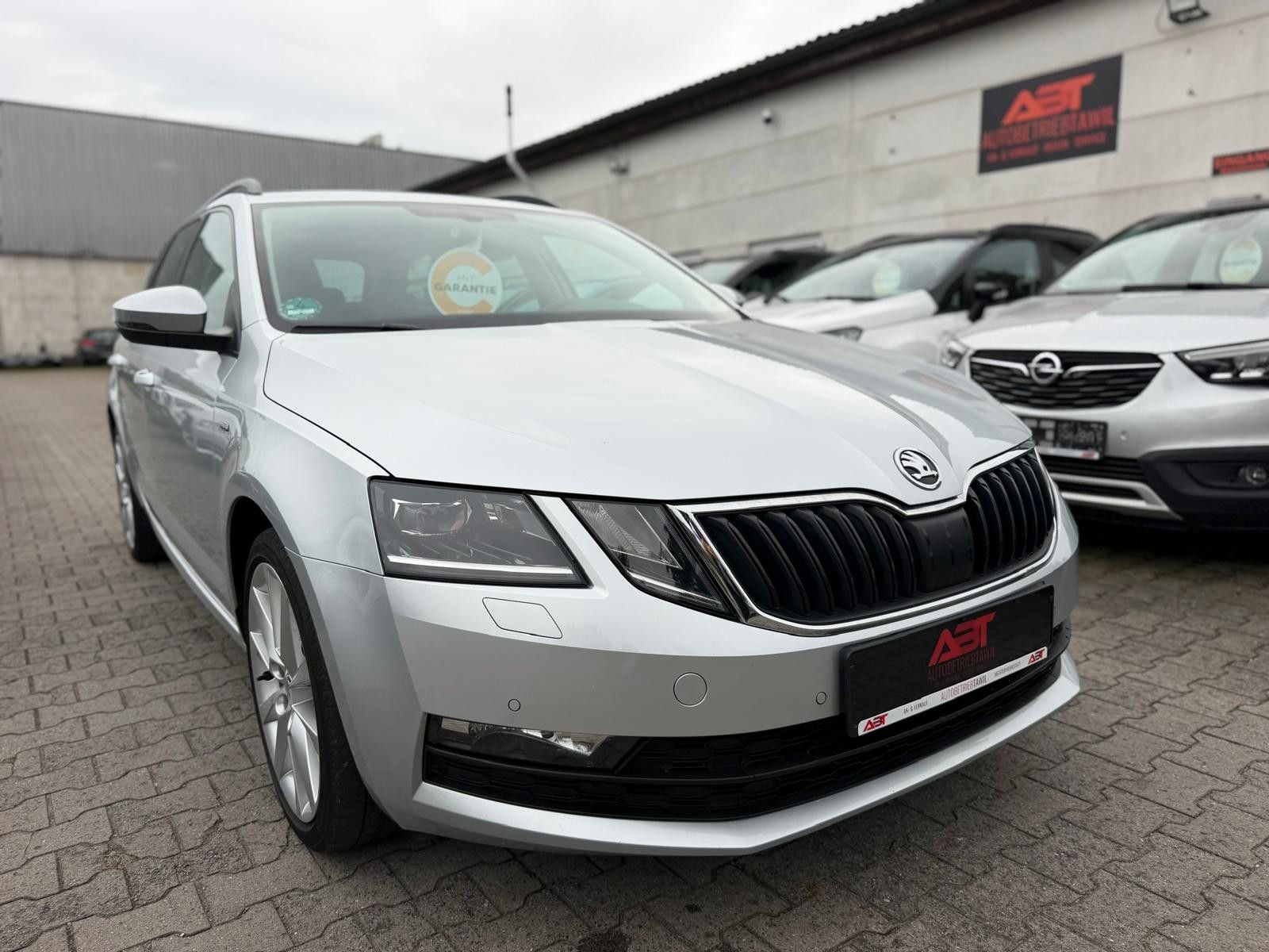 Skoda Octavia 2.0 TDI, Autom.,CarPlay, AHK,PDC,1.Hand