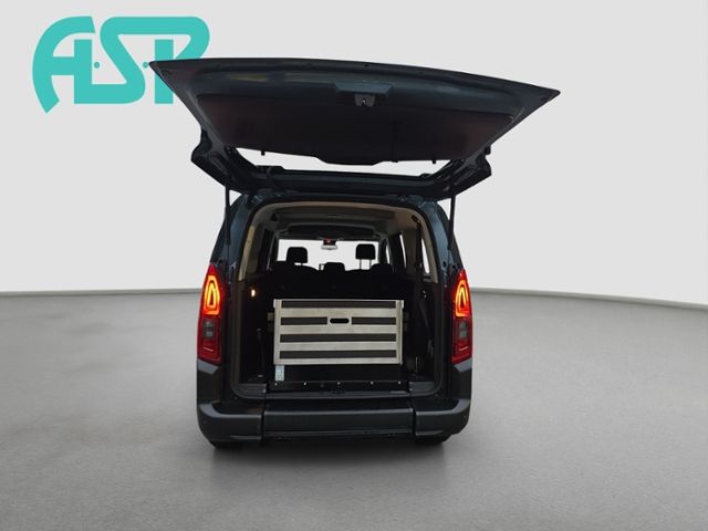 Fahrzeugabbildung Fiat Doblò 4 Kombi XL Rollstuhlgerecht Rollstuhlrampe