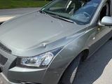 Chevrolet Cruze 1.6 LS Benziner LS - Chevrolet Cruze mit Benzin-Antrieb