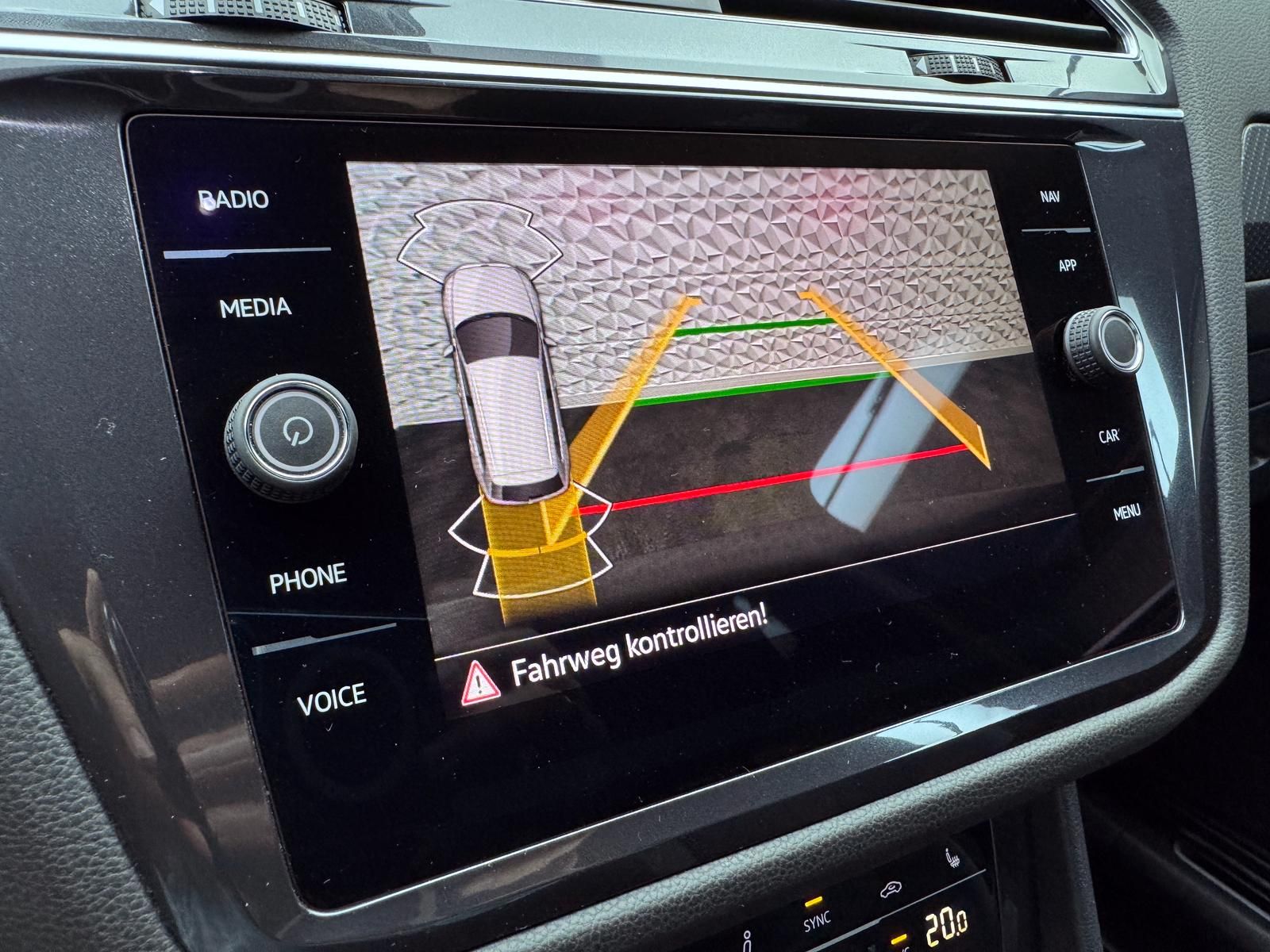 Fahrzeugabbildung Volkswagen 2.0 TSI R-LINE/4MOTION/7-SITZE/AHK/MATRIX/HUD/AC