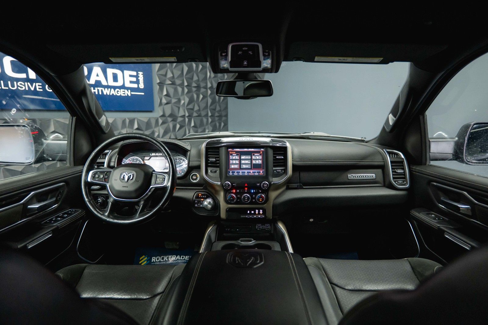 Fahrzeugabbildung Dodge RAM 5.7 V8 HEMI 4x4 Night LARAMIE RAMBOX 19%