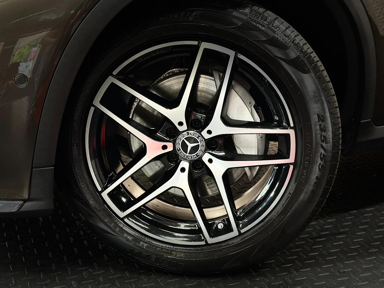 MERCEDES-BENZ GLC 300 AMG 4MATIC* LED#AHK#TEMPO#SPUR#NAVI#SHZ - Image 9