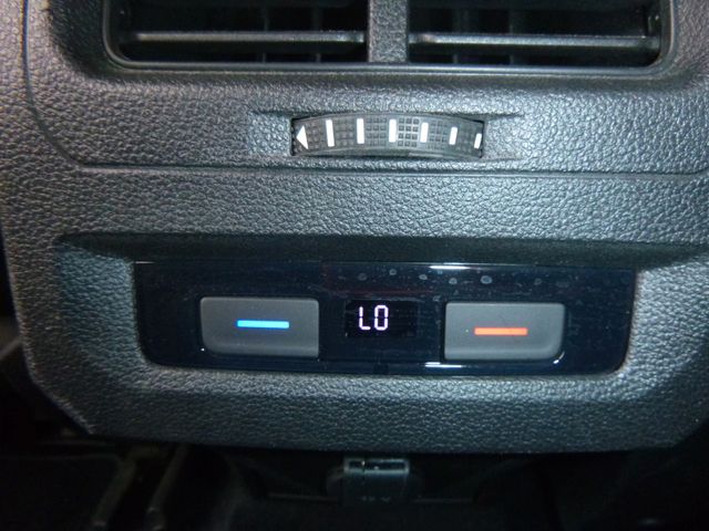 Fahrzeugabbildung Volkswagen Touran 2,0 TDI BMT >NAV/LED/Sitzheiz<