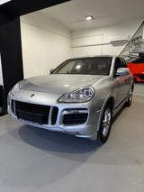 Porsche Cayenne Turbo Turbo - silberne Porsche Cayenne