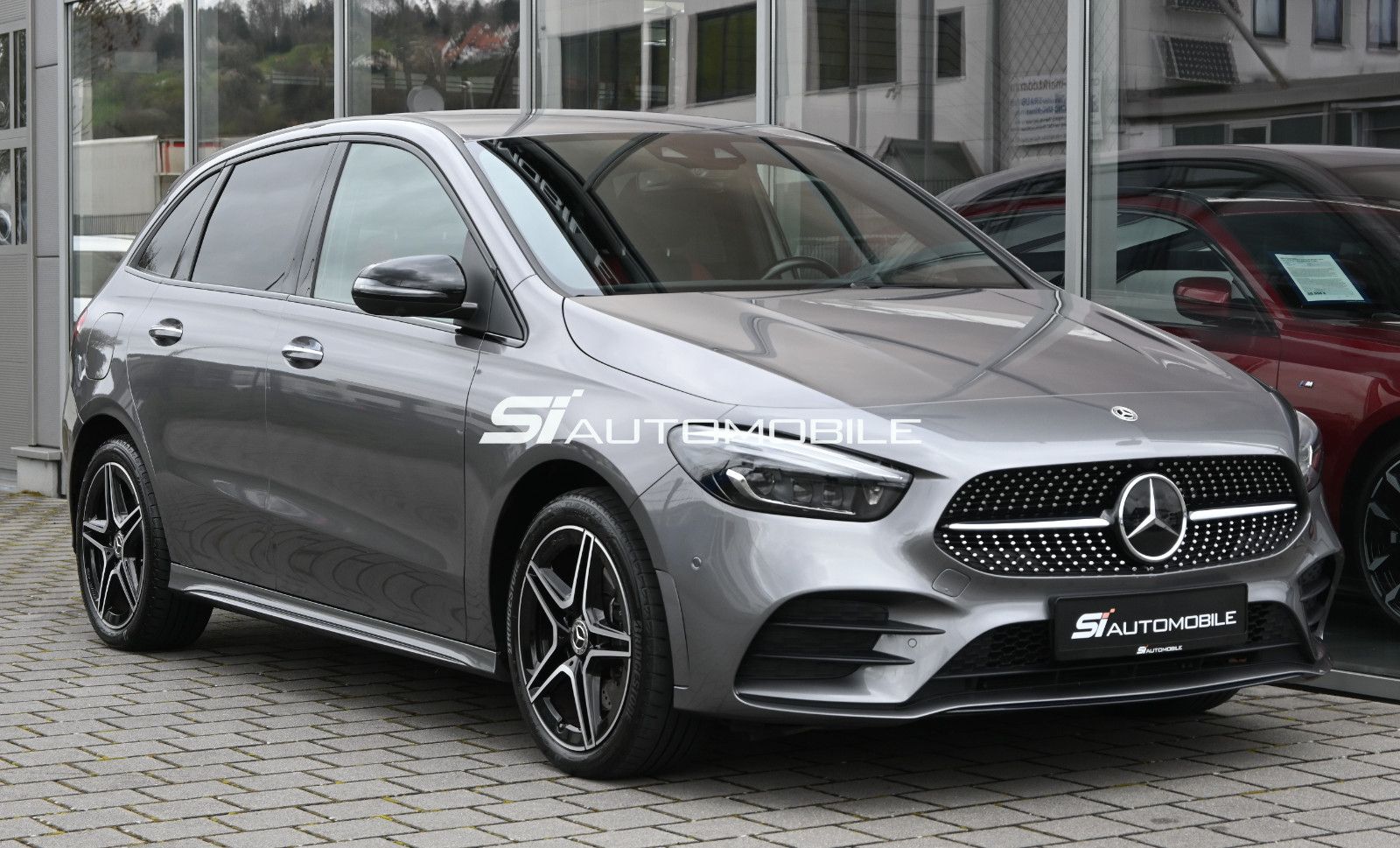 Fahrzeugabbildung Mercedes-Benz B 250 e Hybrid AMG LINE Night °ACC°AHK°360°MEMO°