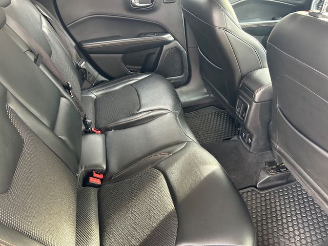 Fahrzeugabbildung Jeep Compass Limited 4WD Automatik+Navi+CarPlay+Allw.