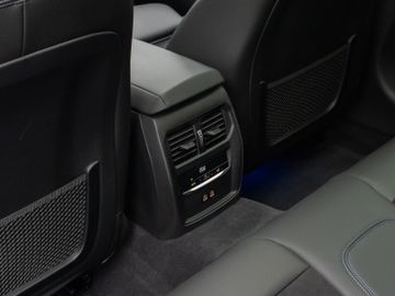 Fahrzeugabbildung BMW M340d xD 360°Panorama Laser HUD DAB Komfort 19"