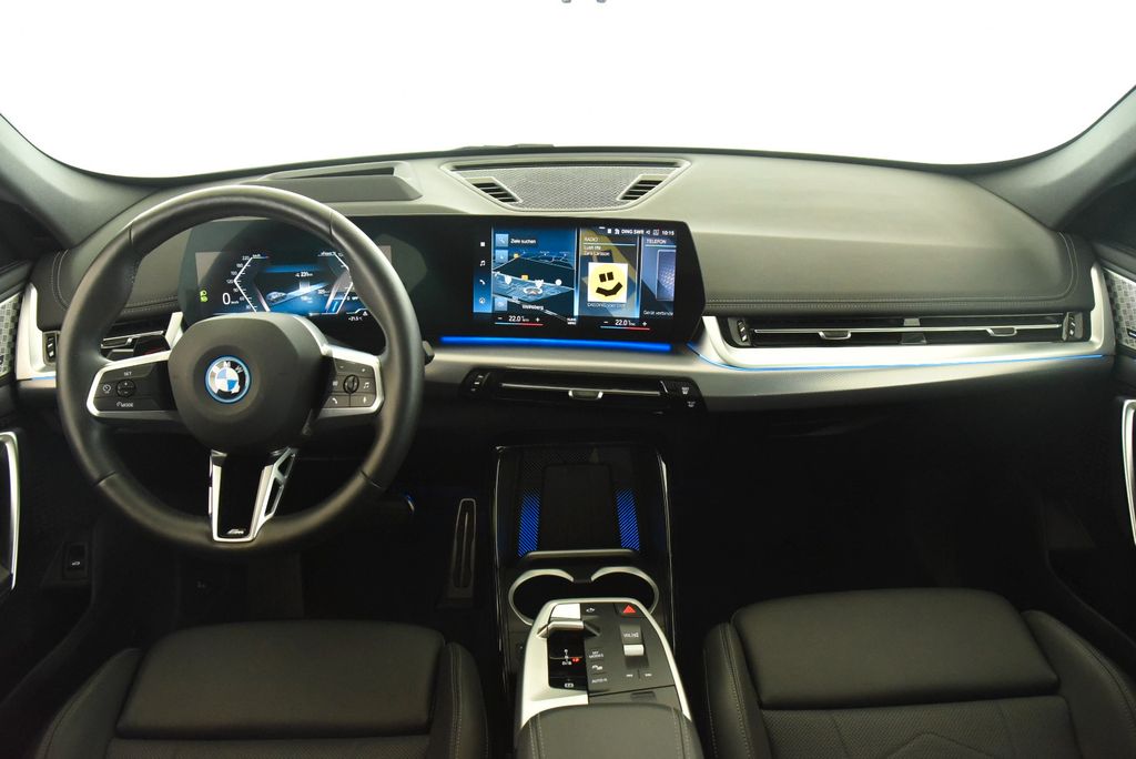 BMW iX1