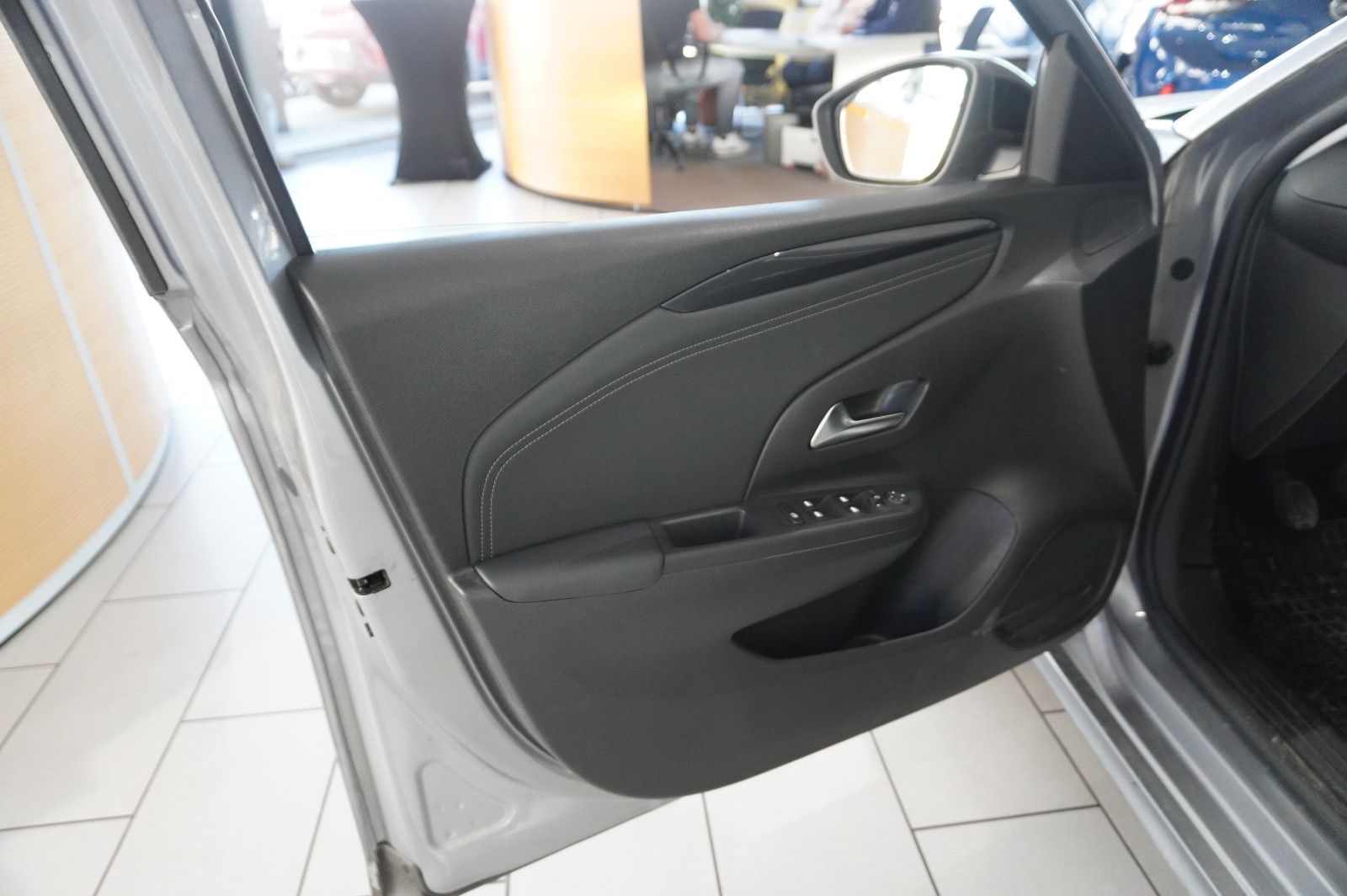 Fahrzeugabbildung Opel Corsa F 1.2 ELEGANCE NAVI/LED/KAMERA/SHZ/VIRT.