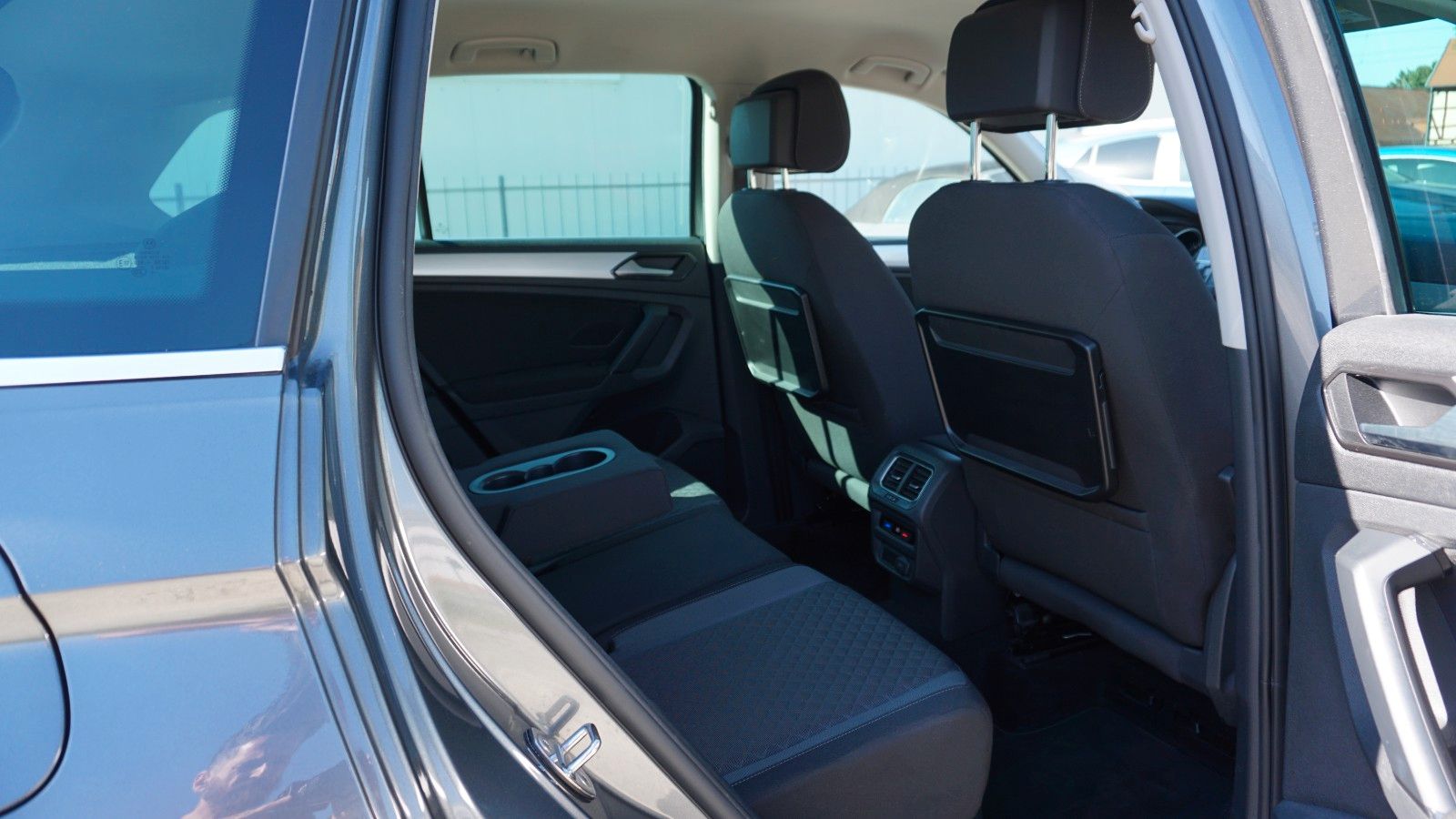 Fahrzeugabbildung Volkswagen Tiguan Comfortline BMT, LED,Navi,PDC, AHK el.