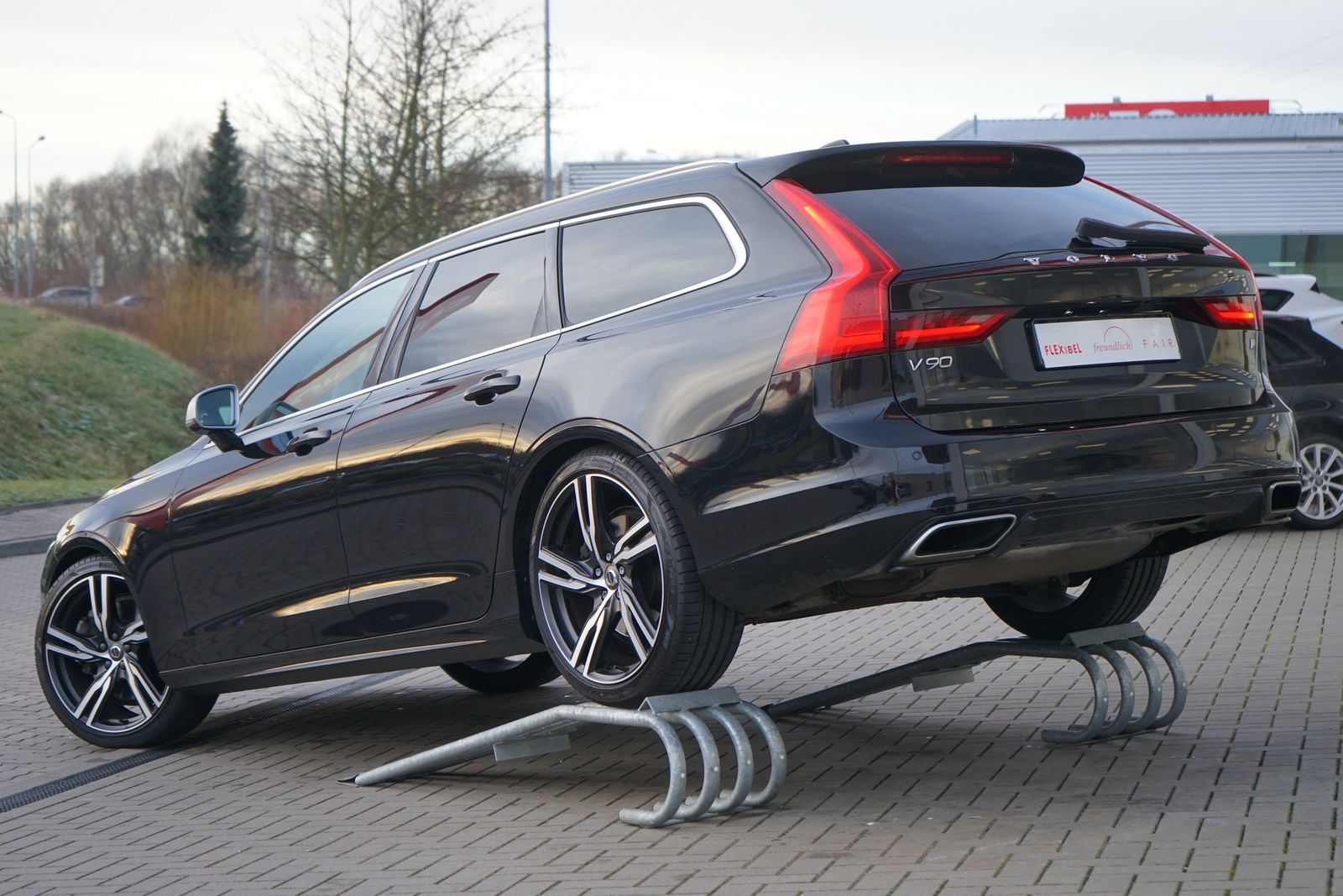 Volvo V90 T4 R Design Navi LED Head-Up Kamera foto 3